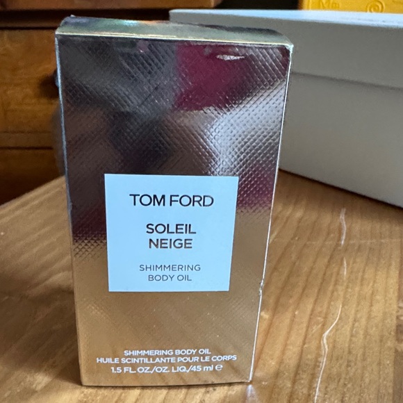 Tom Ford Gold Soleil Neige Body Oil - Picture 5 of 6
